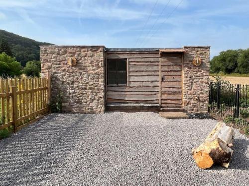 Walford Apartment | The Hut