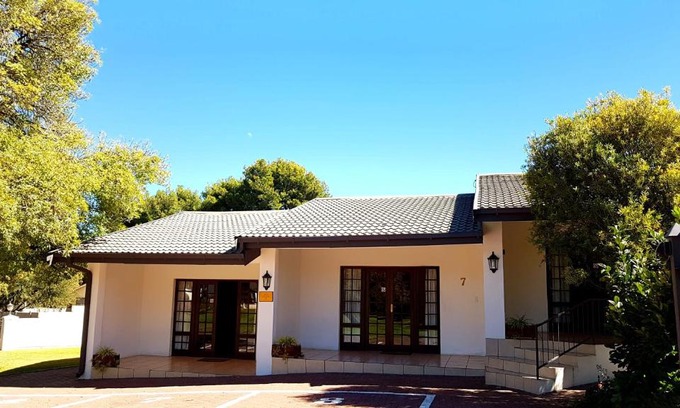 Burgersdorp House | The Hut