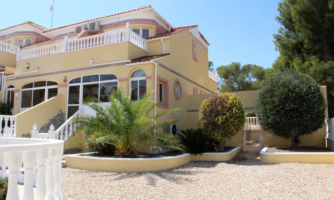 Lo Rufete House | The ideal home, outdoor space, games room, 3 bed 2 bath in El Galan