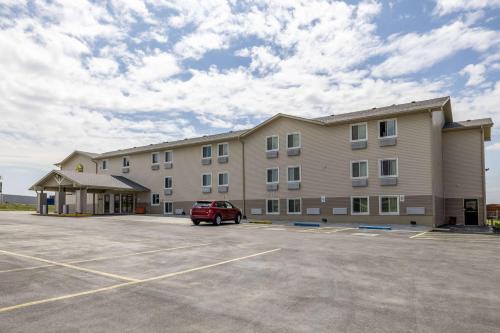 Chalco Hotel | The Inn&suites SW Omaha