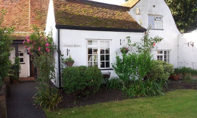 Colchester Bed & Breakfast | The Jasmine Room