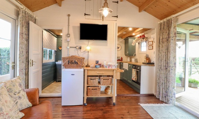 Rugeley Cottage | The Jenny Wrennery