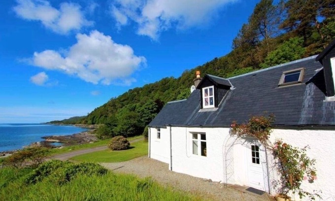 Lochgilphead House | The Kennels, 3 Bedroom Cottage, Sleeps 6 with it's own bay and loch access