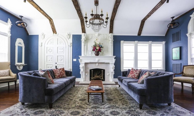 Historic Kenwood Bed & Breakfast | The Kenwood Gables Boutique Bed & Breakfast