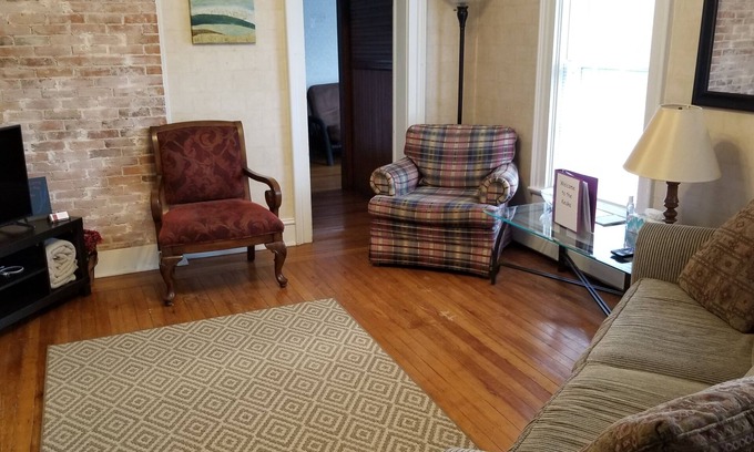 Seneca Falls Apartment | The Keuka at Red Brick Manor