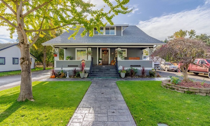 Brownsville Apartment | The Kirk House - Historic Brownsville, OR