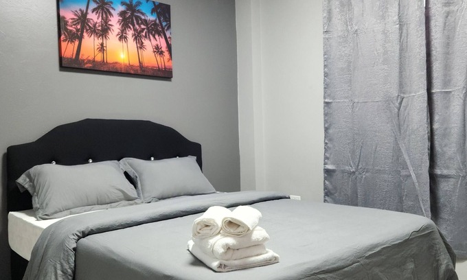 St. Helena Apartment | The Layover - 6mins from the 🛫 great for layovers and long stays - Sleeps 1-4