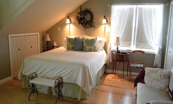Chadwicks Bed & Breakfast | The Lace Curtain Cottage