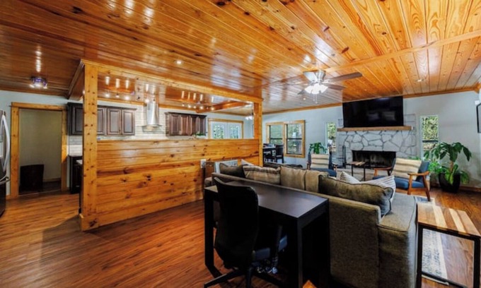Woodstock House | The Lake House on Victoria