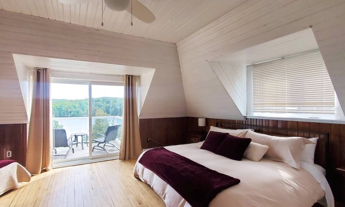 Val-des-Monts Cottage | The Lakehouse on Lac McGregor