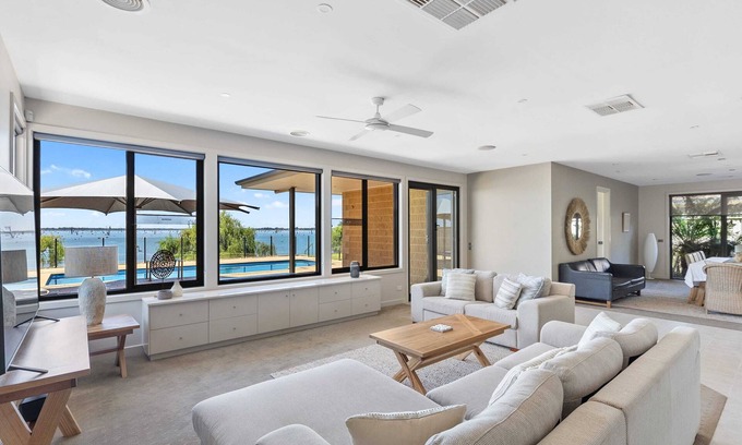 Yarrawonga House | The Lakehouse on Rosemary