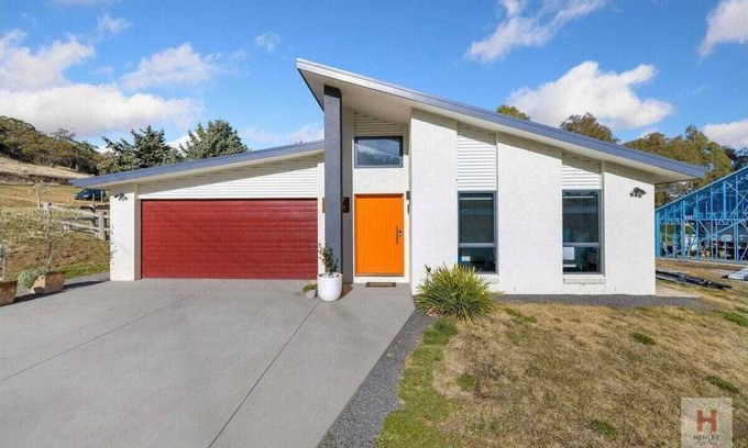 Kalkite House | The Lakehouse - On the shores of Lake Jindabyne in the Snowy Mountainsnn