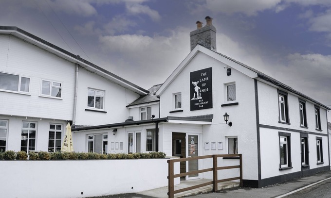 Rhos Bed & Breakfast | The Lamb of Rhos