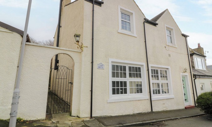 Portpatrick Cottage | THE LAMPHOUSE, pet friendly, character holiday cottage in Stranraer