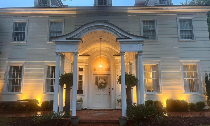Gastonia House | The Lauren’s Room