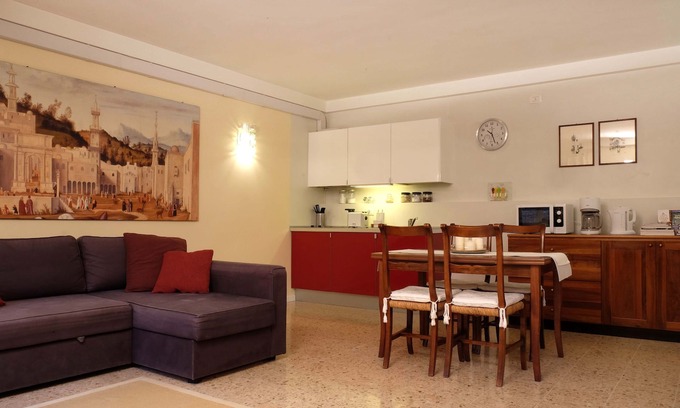 Cannaregio Apartment | the Levantine - apartment with private courtyard and overlooking canal