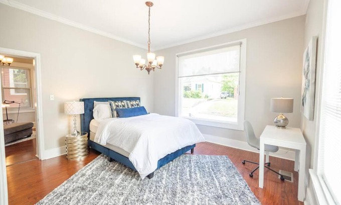 Midtown House | The Linden House - Contemporary & Spacious Home in Heart of Midtown Memphis!