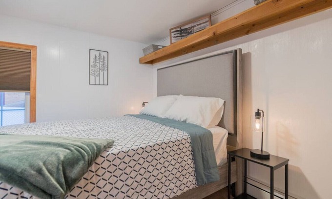 College House | The Little Airport Getaway