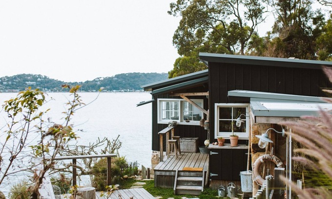 Great Mackerel Beach Cottage | The Little Black Shack
