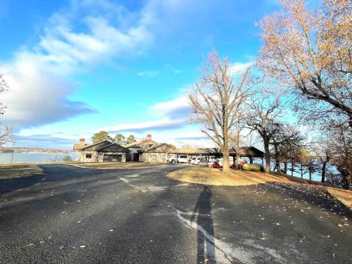 Dennis House | The Lodge at Stony Point