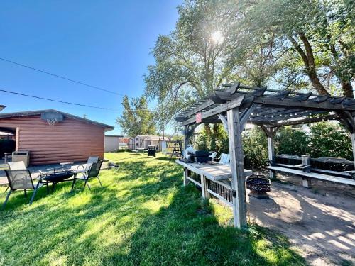 Overland Hotel | The Lodge at Ute Lake aka Yucca Motel and Cabins, Logan, NM