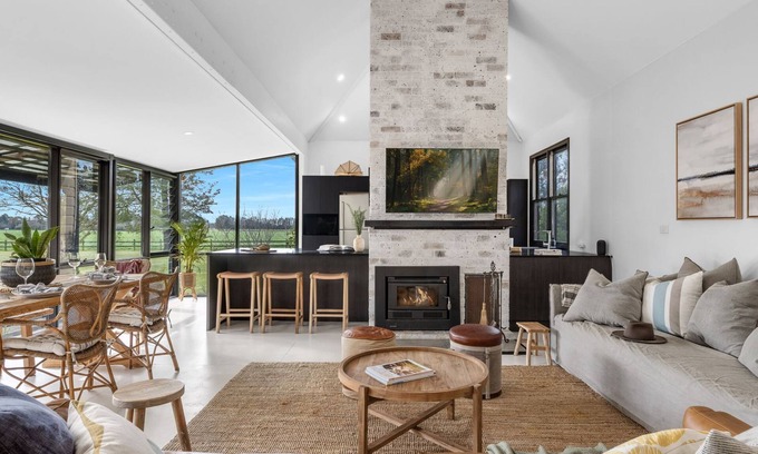 Terara House | The Lodge - Historic Getaway in a Prime Destination