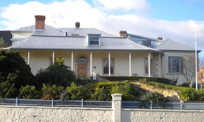 North Hobart Bed & Breakfast | The Lodge on Elizabeth