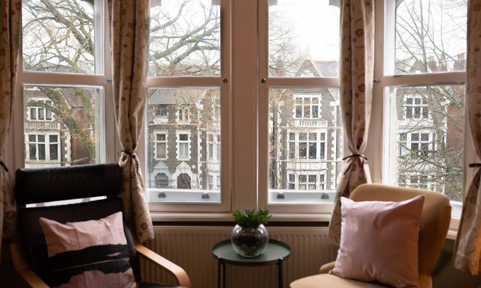 Pontcanna Apartment | The Loft 2BR Duplex 82 Cathedral Cardiff Parking