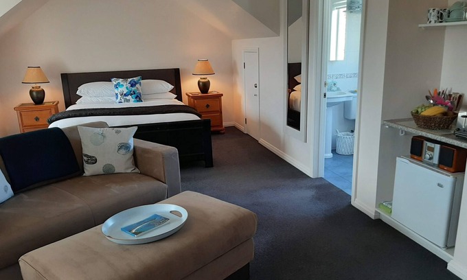 Haruru Apartment | THE LOFT at Kingfisher Ridge, "Bay of Islands"!