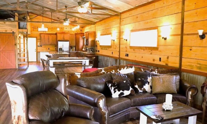 Bryan House | The Loft at Lucky Eagle~Aggieland Vacation Rentals