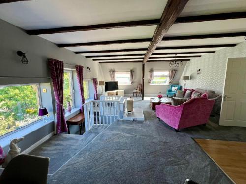 Brighouse Apartment | The Loft @ Brighouse