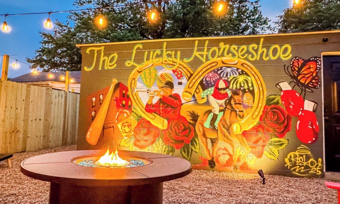 South Louisville House | The Lucky Horseshoe