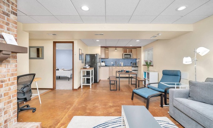 Green Mountain Apartment | The LUX in Lakewood.Minutes from Red Rocks.Hiking.Biking