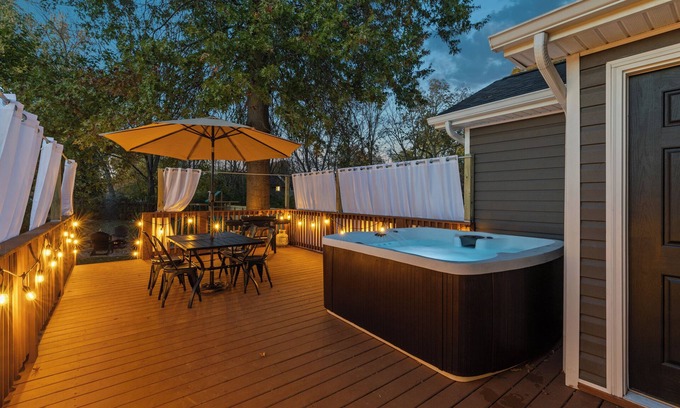 Georgetown House | The Luxe/Hot Tub/Playground/12 Min to Horse Park