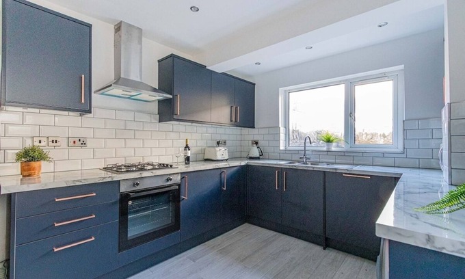 Roath House | The Luxury Home | Free Parking | Cardiff City