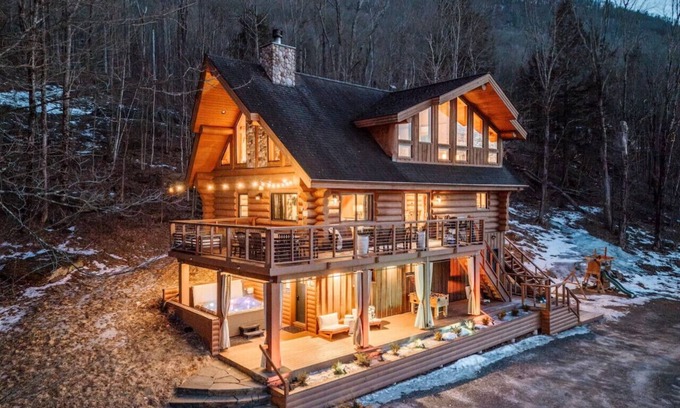 Hunter Cabin | THE LUXURY LODGE - SKI, RIDE, GOLF, BIKE, HIKE