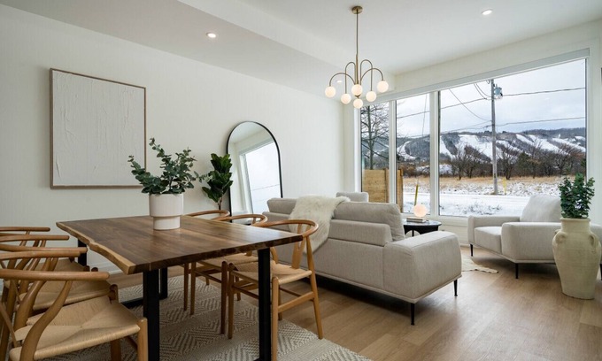 The Blue Mountains Ski Chalet | The Luxury White Rose Mountain View Chalet at The Blue Mountains for 20