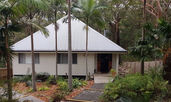 Macmasters Beach House | The Mac Shak - Bushland Retreat (Pet Friendly)
