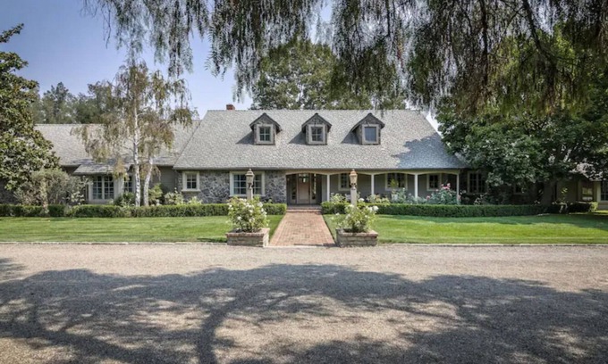 Santa Ynez House | The Magnolia Manor : Picturesque French Wine Country Estate - Great Location!