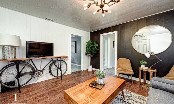 Downtown House | The Main Street Bungalow - Downtown Bentonville