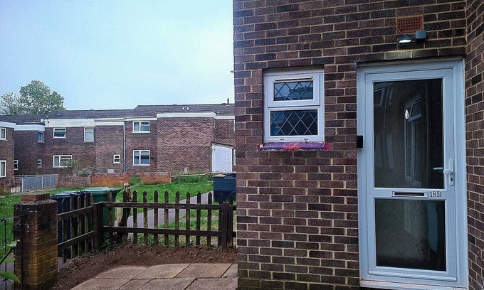 Lychpit Apartment | The MaisonNest: A Cosy Stay in Central Basingstoke