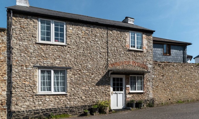 Colyton House | The Malt House - Two Bedroom House, Sleeps 4