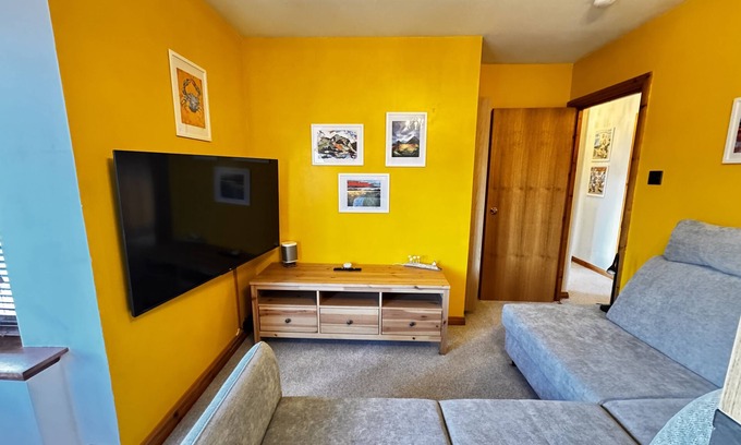 Inverkeithing Apartment | The Maltings Retreat - sleeps 4 guests in 1 bedroom