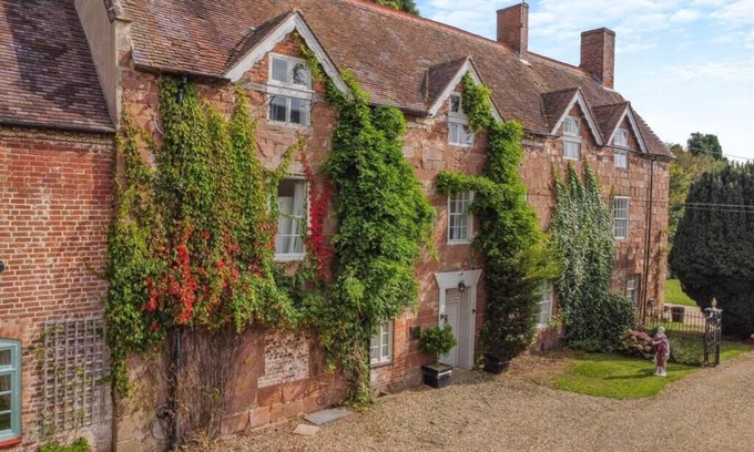 Shifnal House | The Manor Shifnal Telford