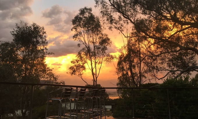 Mansfield House | the Mansfield Lakehouse - Waterfront accommodation on 22 acres