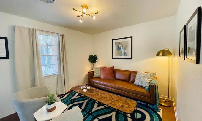 Greater South River City House | The Mariposa Wing B by Lodgewell - Spread your wings here