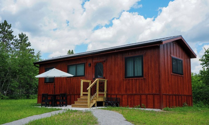 Porterfield House | The Meadows - New! Menominee River Tiny Cottage