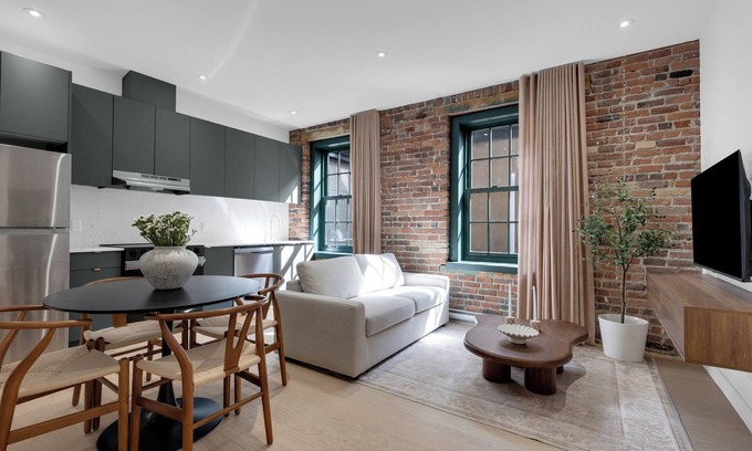 Cite Multimedia Apartment | The Mercer Boutique Hotel