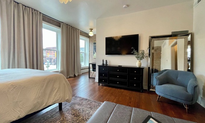 Columbia City Apartment | The Michelle on Van Buren