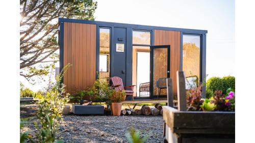Rewa House | The Mini Mountain Hut 1 by Tiny Away